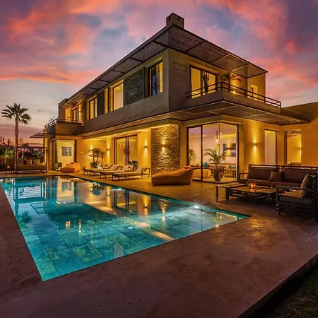 Villa 103 - Luxury Getaway - Private Jacuzzi